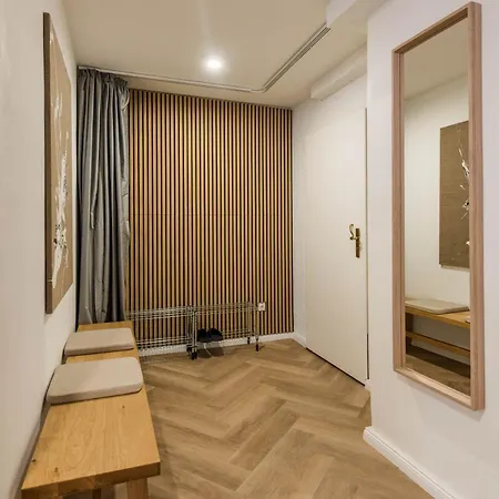Modernes Design-apartment Mit Grosser Kueche In Augsburger Altstadt Kapuzinergasse *