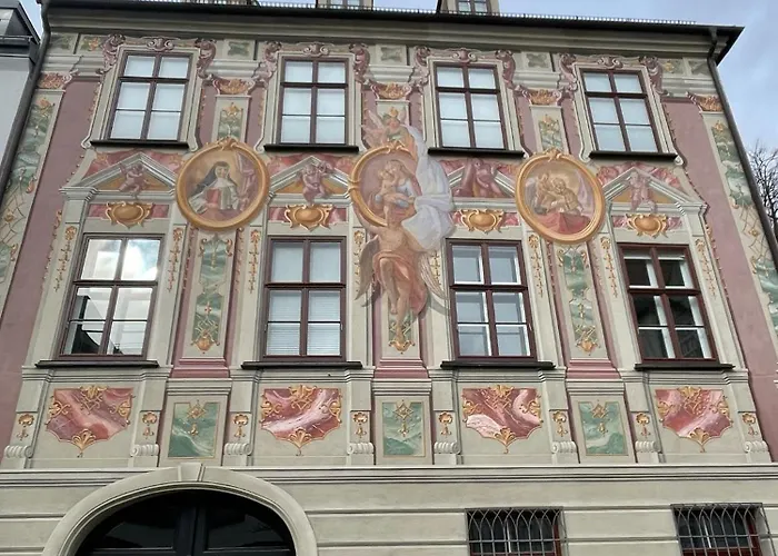 Gemuetliches Design-Apartment In Augsburger Altstadt *