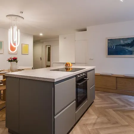 Apartmán Modernes Design-apartment Mit Grosser Kueche In Augsburger Altstadt Kapuzinergasse