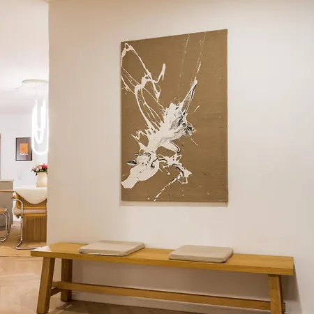 Modernes Design-apartment Mit Grosser Kueche In Augsburger Altstadt Kapuzinergasse *