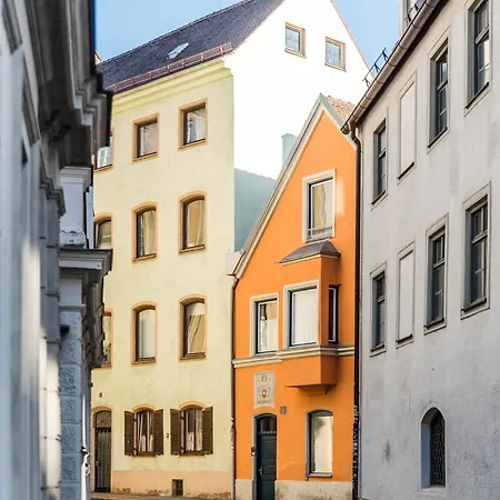 Modernes Design-apartment Mit Grosser Kueche In Augsburger Altstadt Kapuzinergasse Appartamento